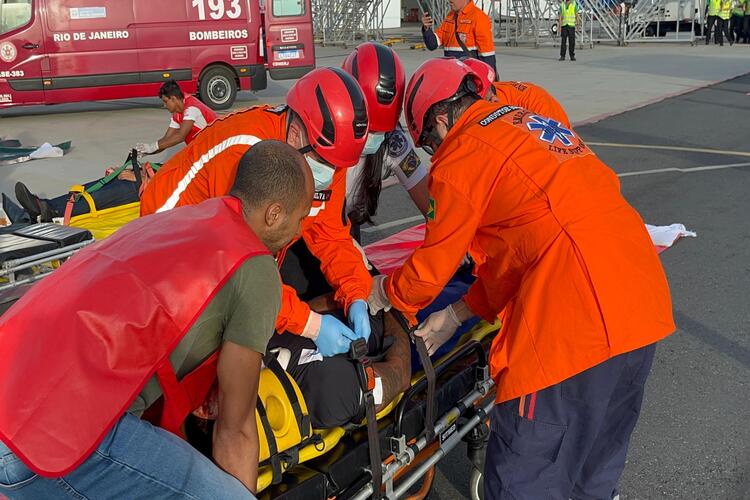 Heliporto Farol de São Tomé realiza simulado de incêndio em aeronave com múltiplas vítimas