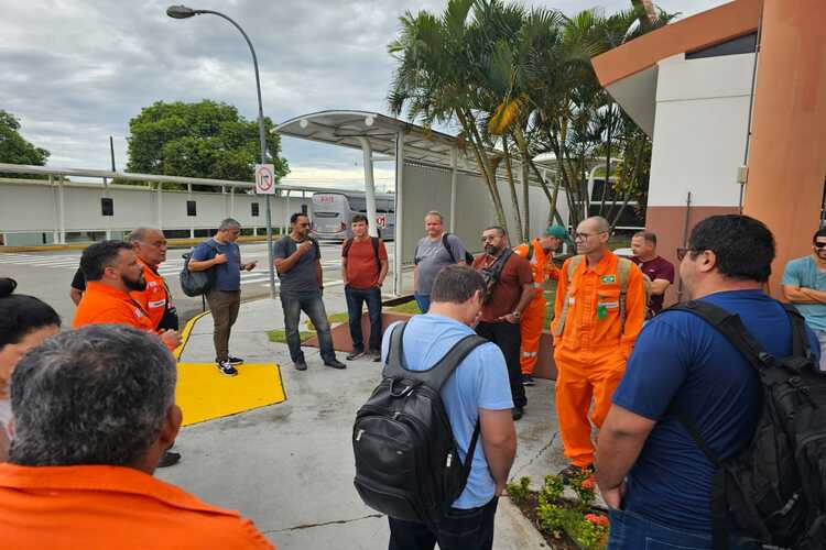 Petroleiros de todo país em greve por tempo indeterminado