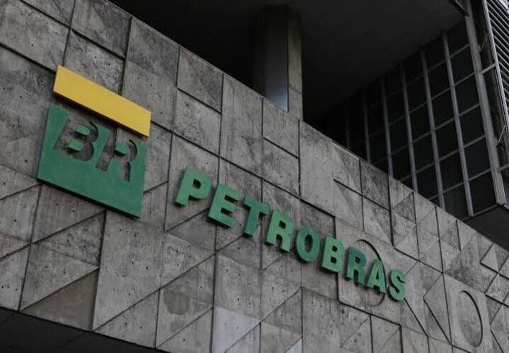 Petroleiros de todo país em greve por tempo indeterminado
