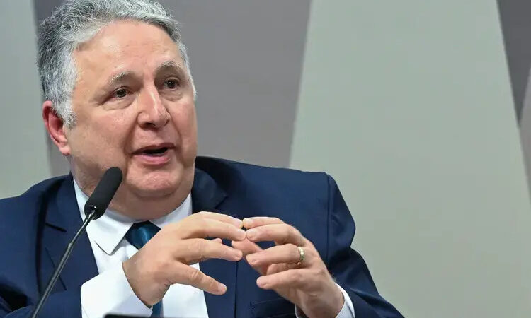 Garotinho diz na CPI do Crime Organizado que 47 deputados recebem mesada na Alerj