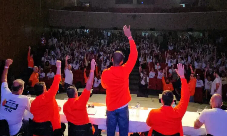 Petroleiros do Norte Fluminense suspendem greve após 16 dias