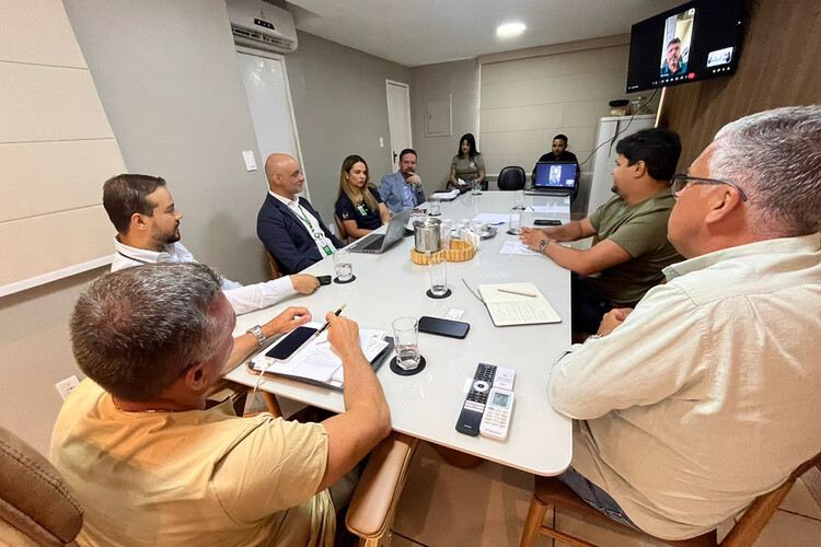 Campos e Petrobras analisam retomada dos vôos comerciais no aeroporto da cidade