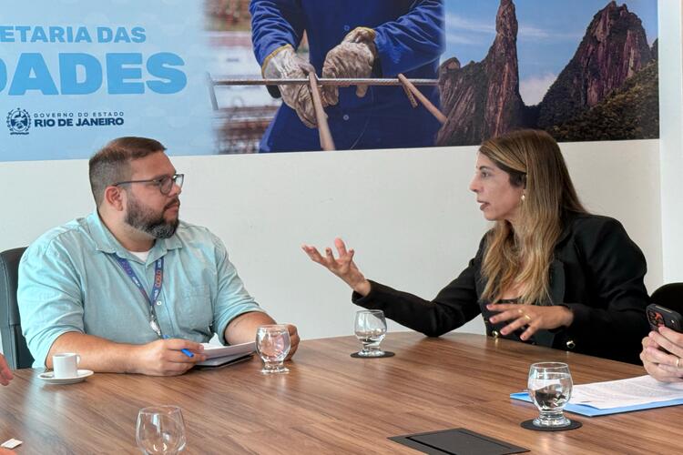 Prefeita de SJB busca alinhamento com o Estado para asfaltamento da orla de Grussaí