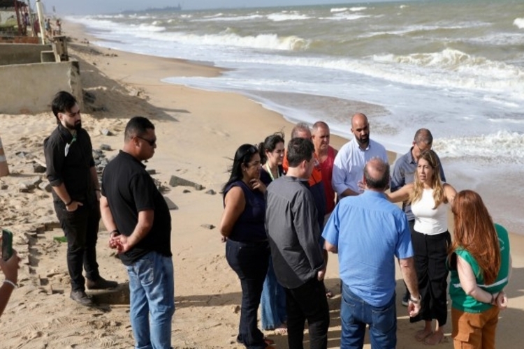 Prefeita Carla Caputi participa de vistoria técnica em praias afetadas pela erosão em SJB