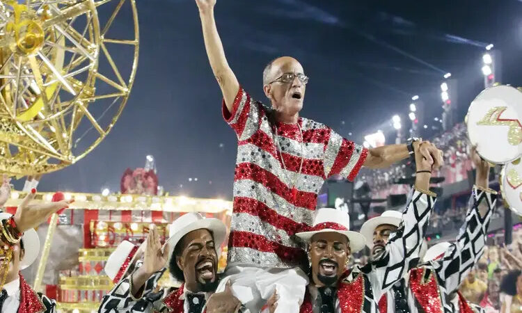 Viradouro conquista o Carnaval do Rio e escola que homenageou Lula é rebaixada