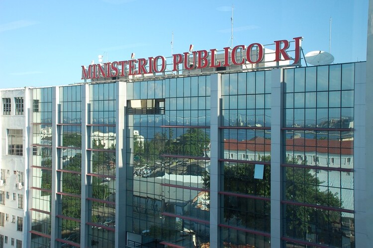 Mulher é condenada em Campos a 40 anos de prisão por homicídio qualificado da filha