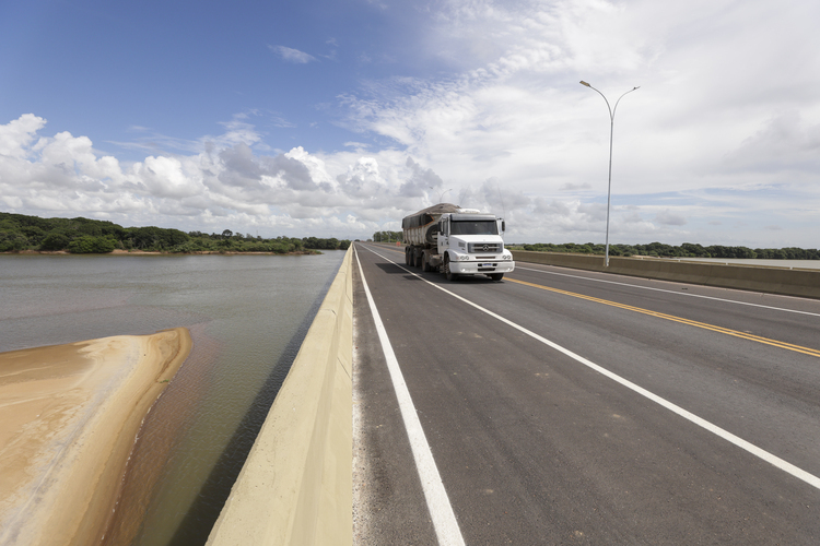 Ponte da Integração que liga Campos, SJB e SFI completa um ano