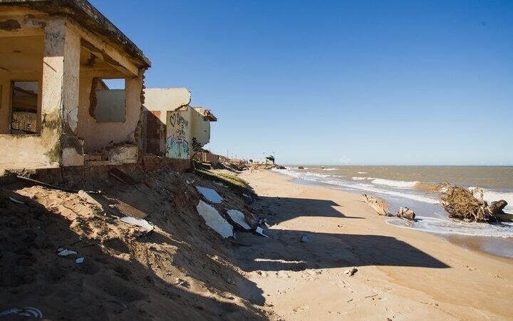 SJB inicia licitação de estudos para conter avanço do mar em Atafona e no Açu