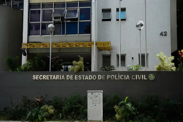 Polícia Civil do RJ impede atentado e apreende bombas e coquetéis molotov