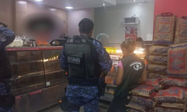 Mais de 237 quilos de carne imprópria para consumo apreendida, em Campos