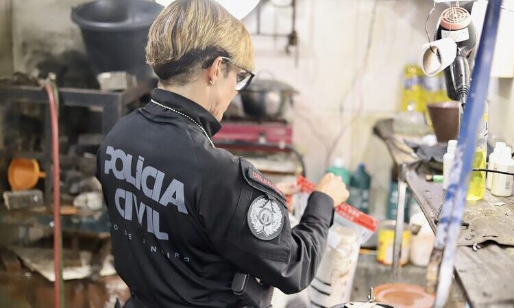 Dono de joalheria é preso em Campos