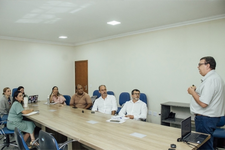 Prefeitura de SFI e Sebrae debatem estratégias para aumentar arrecadação municipal