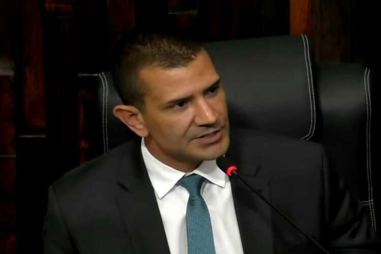 Douglas Ruas é eleito presidente da Alerj, mas TJ anula sessão