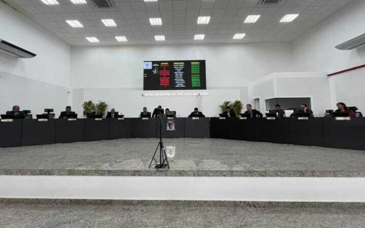 Vereadores de SJB sugerem, por unanimidade, mudança no Cartão Universitário