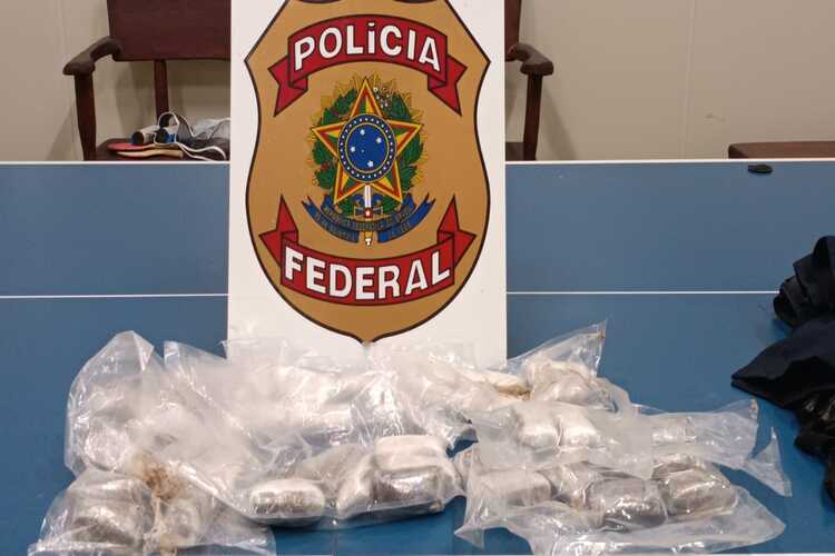 PF e PRF prendem mulher por tráfico interestadual de drogas em Casimiro de Abreu