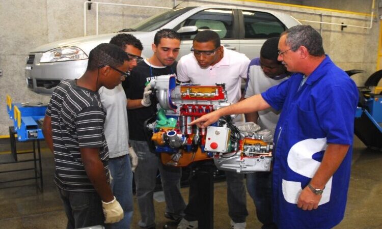 Firjan Senai abre inscrições para mais de 8 mil vagas gratuitas em cursos de qualificação