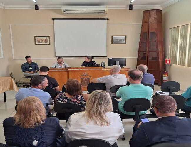 Empresários entregam pauta de reivindicações a comandante do 8° BPM Campos