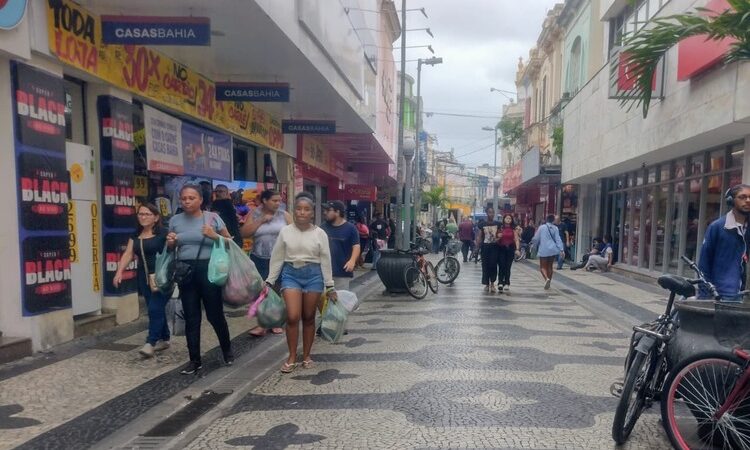 No Dia do Trabalhador comércio de Campos poderá abrir sem a presença dos funcionários