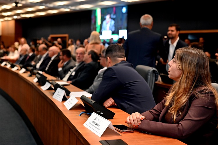 Menos royalties: SJB anuncia contingenciamento e busca apoio na Câmara