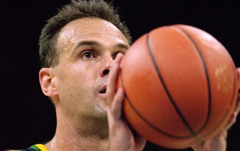 Oscar Schmidt morre aos 68 anos em São Paulo