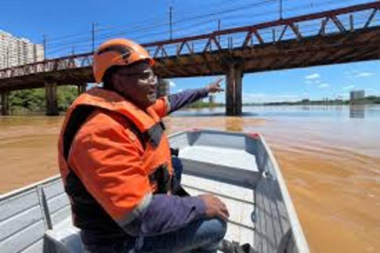 Interdição da ponte Barcelos Martins, em Campos, completa dois meses
