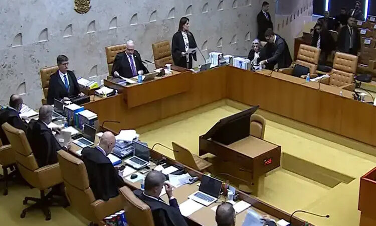 STF suspende julgamento sobre mandato-tampão para governo do Rio