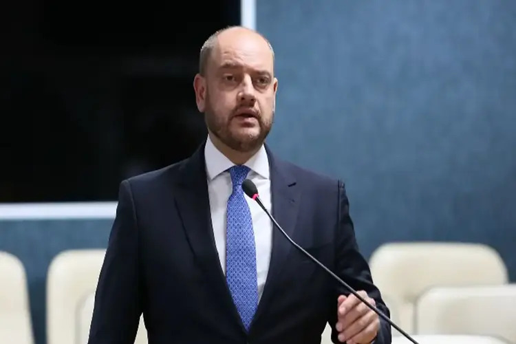 STF decide manter Ricardo Couto governador do Rio